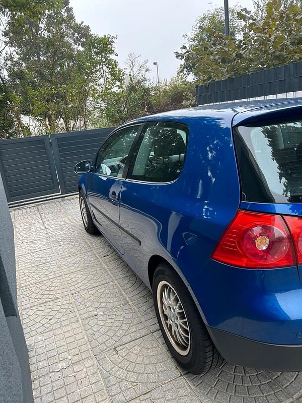 Gebraucht VW Golf V 75 PS (55 kW) 2004 Blau Kleinwagen