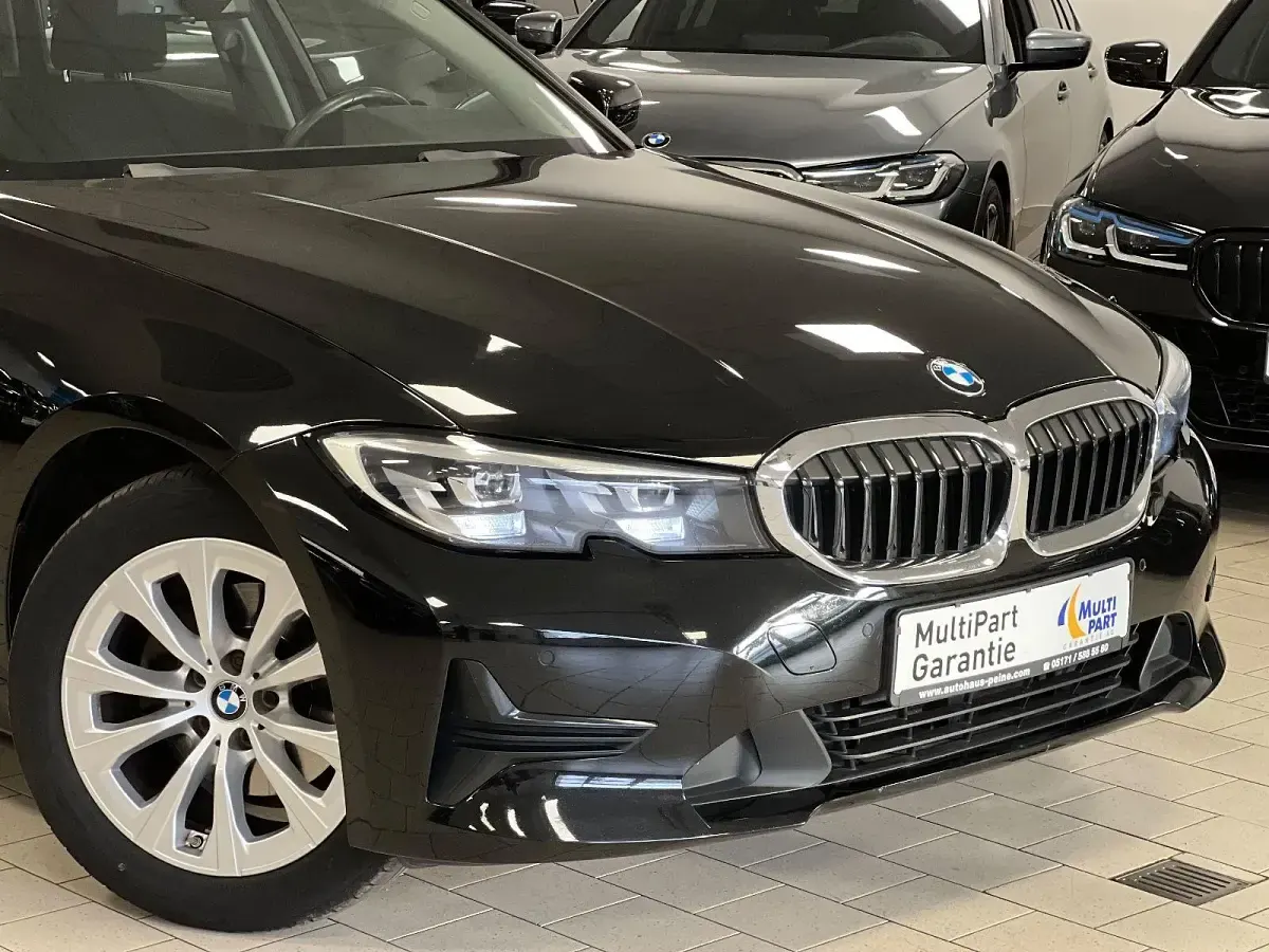 Gebraucht BMW 320 Advantage 190 PS (139 kW) 2021 Schwarz Kombi
