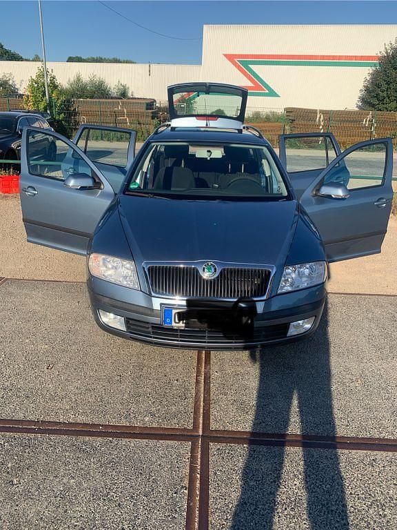 Blau Gebraucht 2009 Skoda Octavia Classic Kombi | 3.500 € (Etwas zu teuer) - Bild 1/4