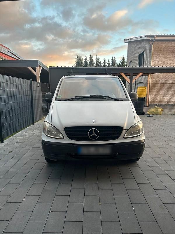 Weiß Gebraucht 2008 Mercedes Vito Van / Kleinbus | 2.400 € (Superpreis) - Bild 1/4