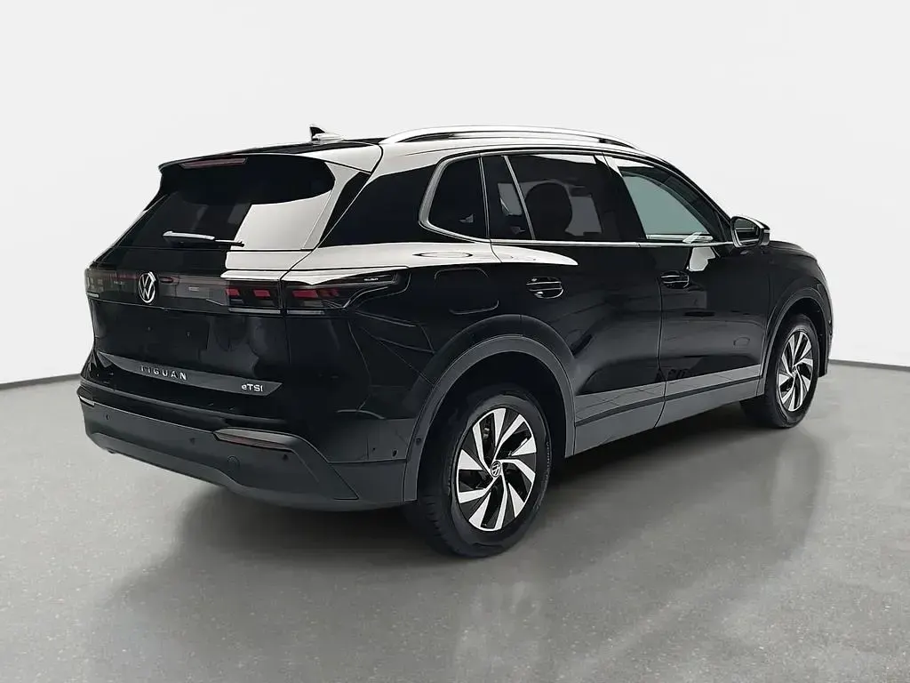 Nowe VW Tiguan Pro 150 KM (110 kW) 2025 Czarny SUV