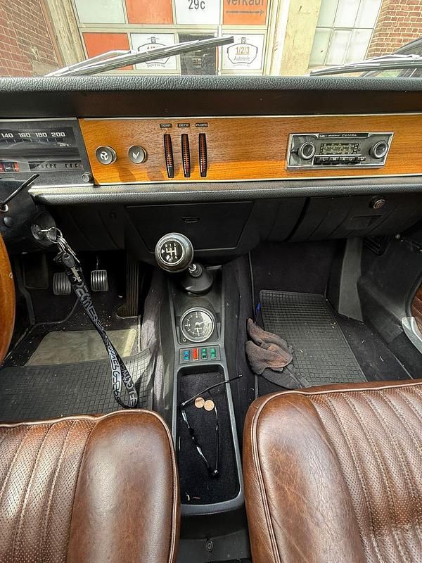 Gebraucht Volvo 142 70 PS (51 kW) 1968 Beige Limousine