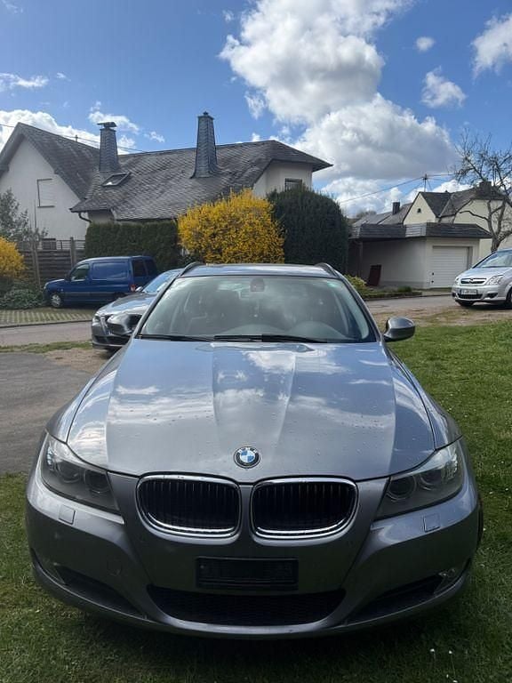 Gebraucht BMW 320 Exclusive 184 PS (135 kW) 2012 Grau Kombi