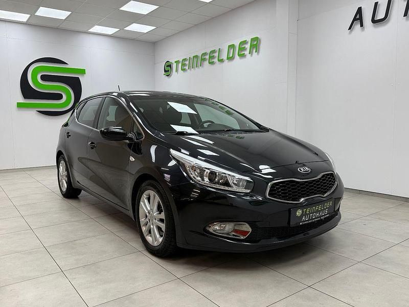 Gebraucht Kia Ceed DREAM-TEAM Edition 128 PS (94 kW) 2015 Schwarz Kleinwagen