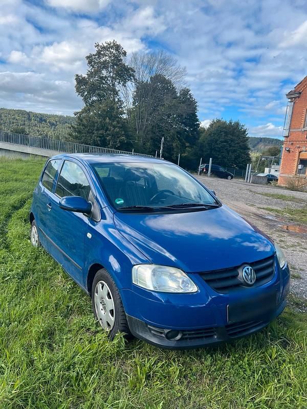 Blau Gebraucht 2005 VW Fox Kleinwagen | 600 € (Superpreis) - Bild 1/4