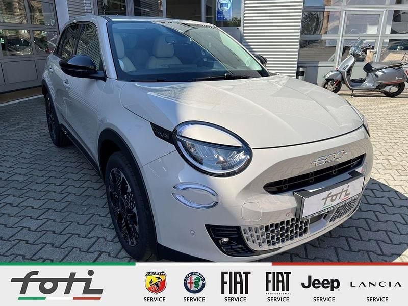 Beige Neu 2025 Fiat 600 La Prima SUV | 28.990 € (Etwas zu teuer) - Bild 1/4