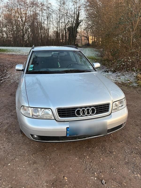 Silber Gebraucht 2001 Audi A4 Kombi | 1.900 € (Fairer Preis) - Bild 1/4