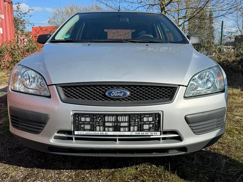 Gebraucht Ford Focus 100 PS (73 kW) 2005 Gelb Limousine