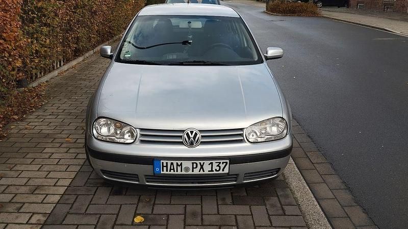 Grau Gebraucht 2001 VW Golf IV Basis Limousine | 950 € (Fairer Preis) - Bild 1/4
