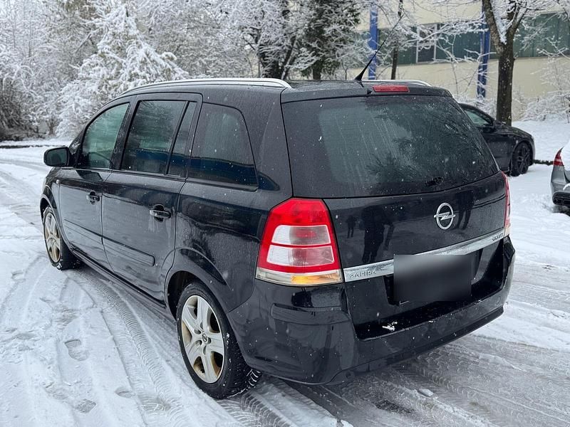 Gebraucht Opel Zafira 110 PS (80 kW) 2012 Schwarz Van / Kleinbus