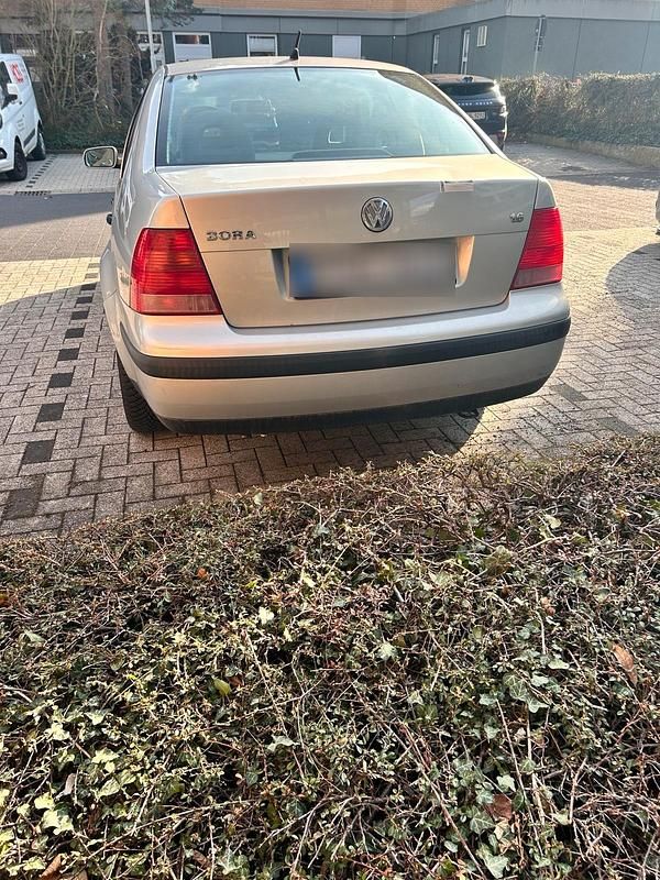 Gebraucht VW Bora 101 PS (74 kW) 1999 Grau Limousine