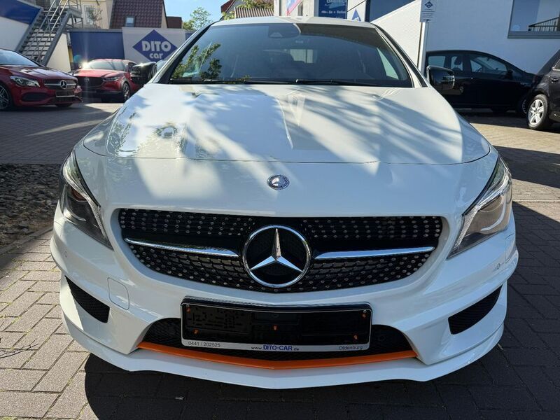 Gebraucht Mercedes CLA200 Shooting Brake AMG 156 PS (114 kW) 2015 Calcitweiss  unilack Kombi