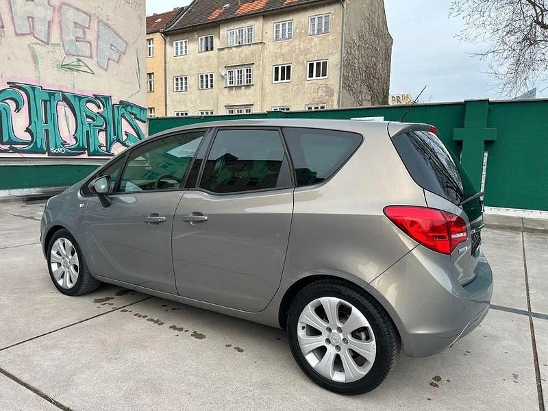 Gebraucht Opel Meriva Edition 101 PS (74 kW) 2010 Grau Van / Kleinbus