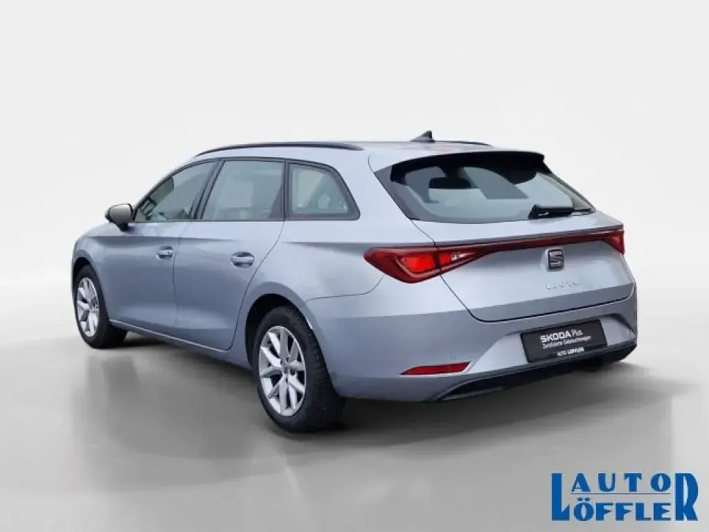 Używany Seat Leon Style 116 KM (85 kW) 2022 Srebrny Kombi