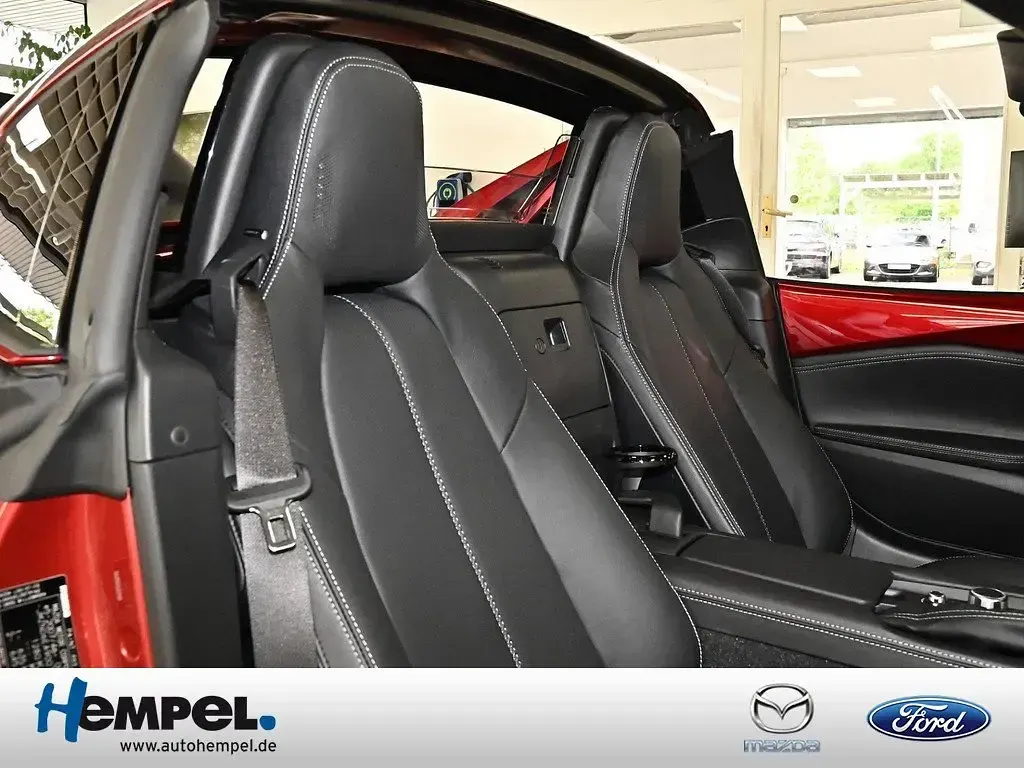 Neu Mazda MX5 Exclusive-Line 132 PS (97 kW) 2026 Rot Cabrio
