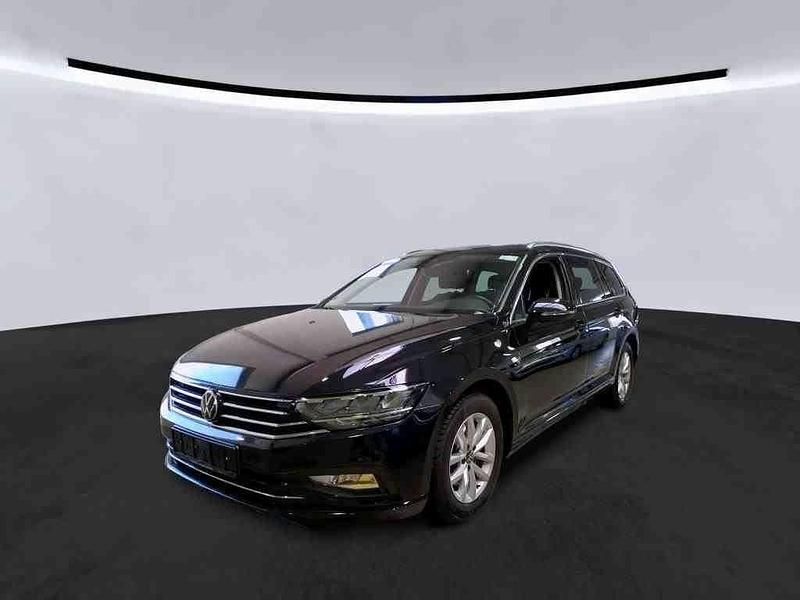 Gebraucht VW Passat Business 150 PS (110 kW) 2023 Deep black Kombi