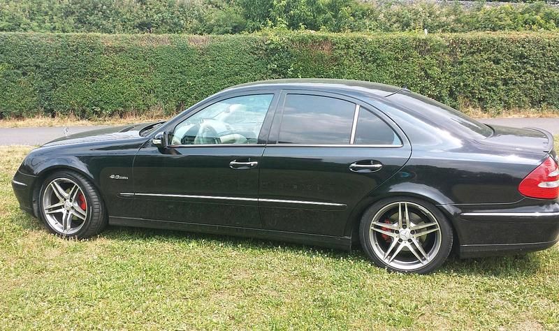Gebraucht 2003 Mercedes E220 Avantgarde Limousine | 4.900 € (Fairer Preis) - Bild 1/4