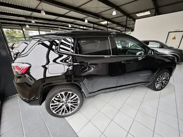 Nouvelle Jeep Compass Summit 131 ch (96 kW) 2025 Noir SUV