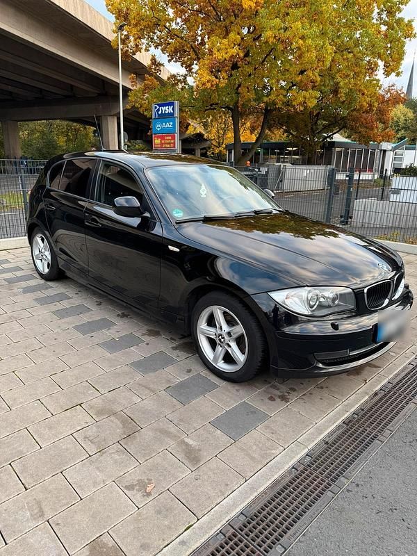 Gebraucht BMW 118 143 PS (105 kW) 2010 Schwarz Kleinwagen