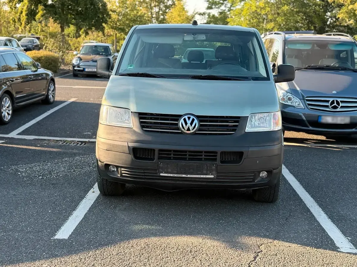 Gebraucht VW Caravelle 174 PS (127 kW) 2005 Grün Van