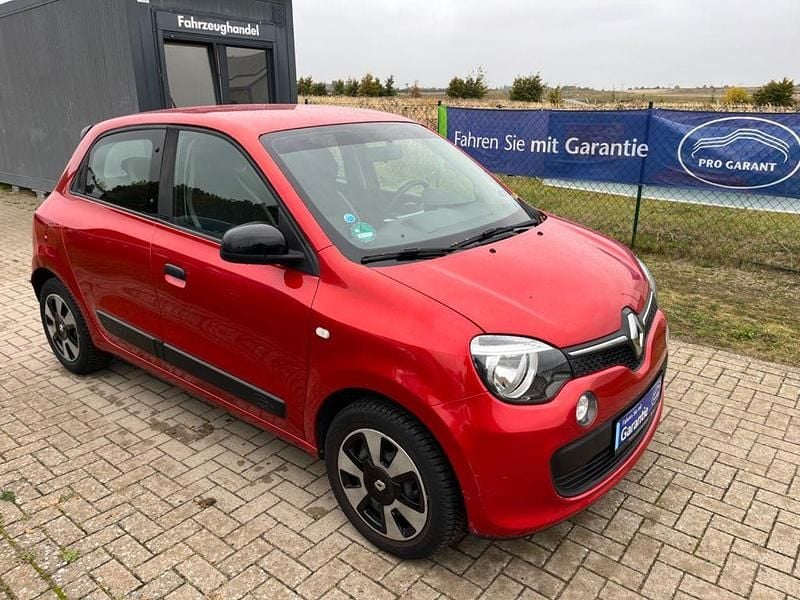 Rot Gebraucht 2017 Renault Twingo LIMITED Kleinwagen | 9.290 € (Fairer Preis) - Bild 1/4