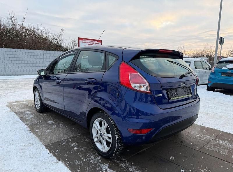 Gebraucht Ford Fiesta Celebration 101 PS (74 kW) 2017 Blau Limousine