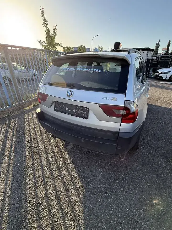 Gebraucht BMW X3 204 PS (150 kW) 2005 Black sapphire metallic SUV