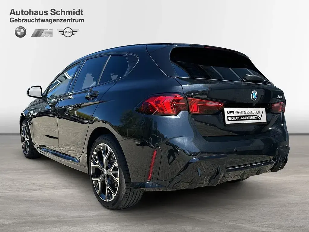 Gebraucht BMW 118 Sport Line 150 PS (110 kW) 2025 Saphirschwarz Kleinwagen