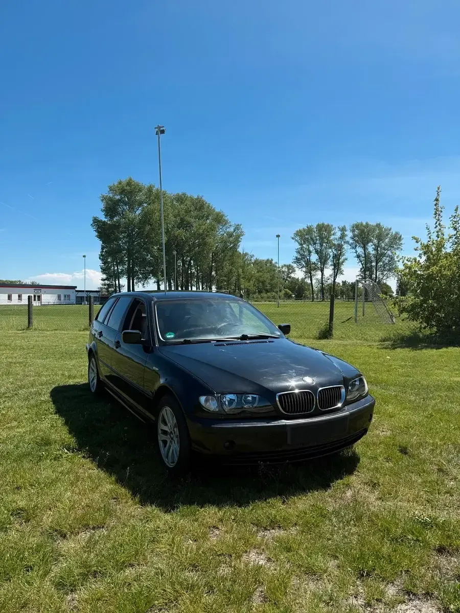 Gebraucht BMW 318 143 PS (105 kW) 2002 Schwarz Kombi