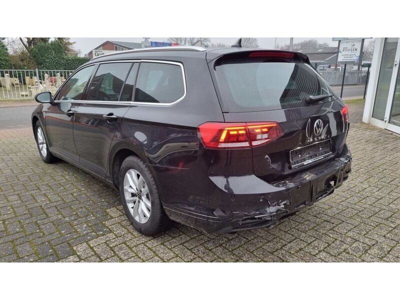 Gebraucht VW Passat 150 PS (110 kW) 2023 Schwarz Kombi