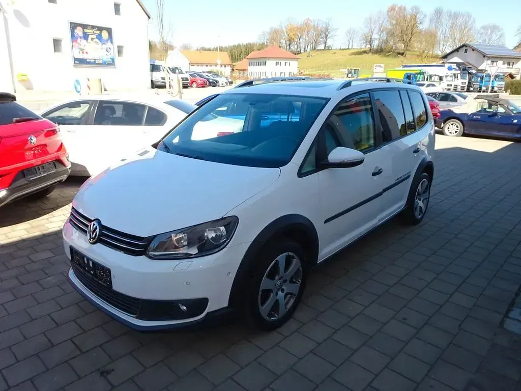 Gebraucht VW Touran Cross 140 PS (102 kW) 2012 Weiss Van / Kleinbus