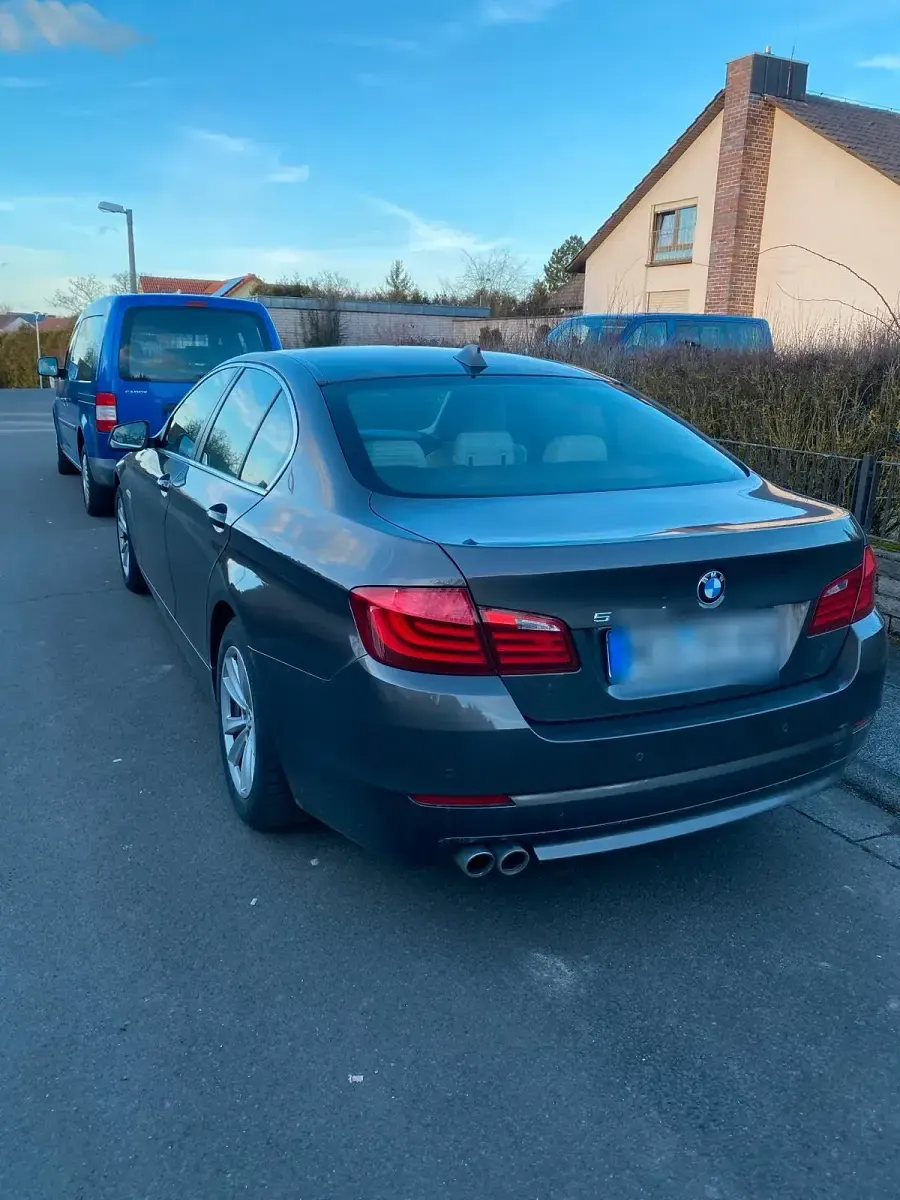 Gebraucht BMW 530 245 PS (180 kW) 2011 Braun Limousine