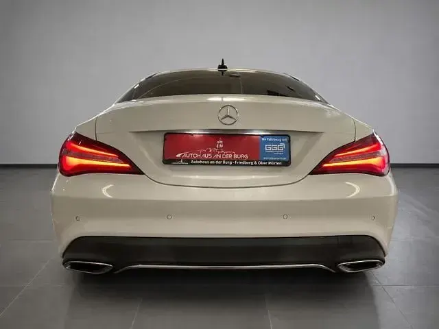 Gebraucht Mercedes CLA200 136 PS (100 kW) 2018 Weiß Limousine