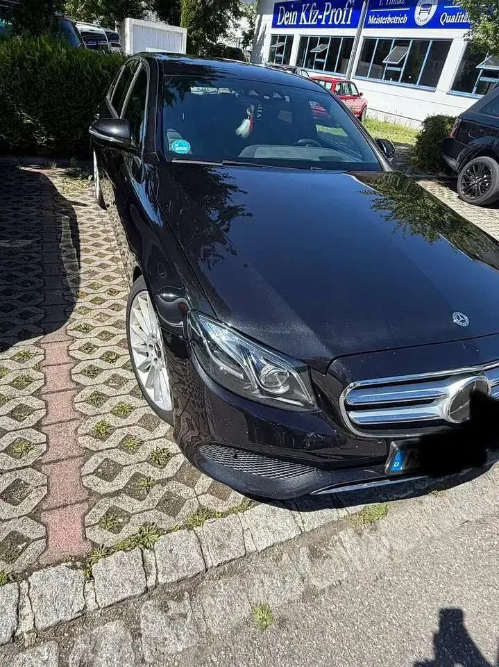 Gebraucht Mercedes E350 258 PS (189 kW) 2017 Schwarz Limousine