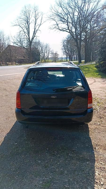 Usata Ford Focus 100 CV (73 kW) 2001 Blu Station wagon