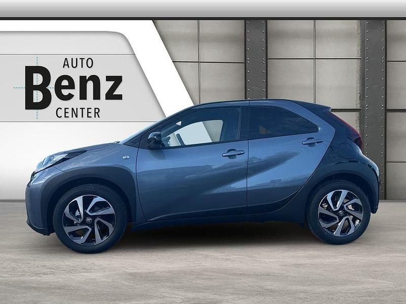 Neu Toyota Aygo X 72 PS (52 kW) 2025 Schwarz SUV