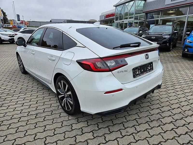 Gebraucht Honda Civic Elegance 143 PS (105 kW) 2022 Platinum white pearl Limousine