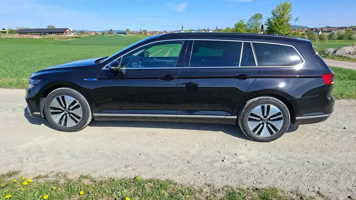 Gebraucht VW Passat GTE 156 PS (114 kW) 2021 Schwarz Kombi