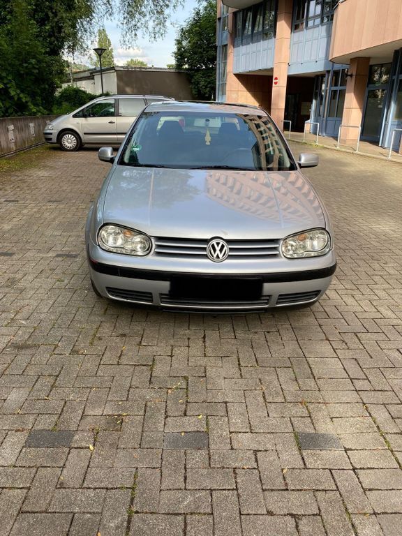 Silber Gebraucht 2002 VW Golf IV Basis Limousine | 1.790 € (Fairer Preis) - Bild 1/4