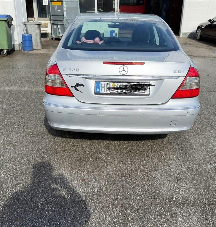 Gebraucht Mercedes E320 Elegance 224 PS (164 kW) 2006 Grau Limousine