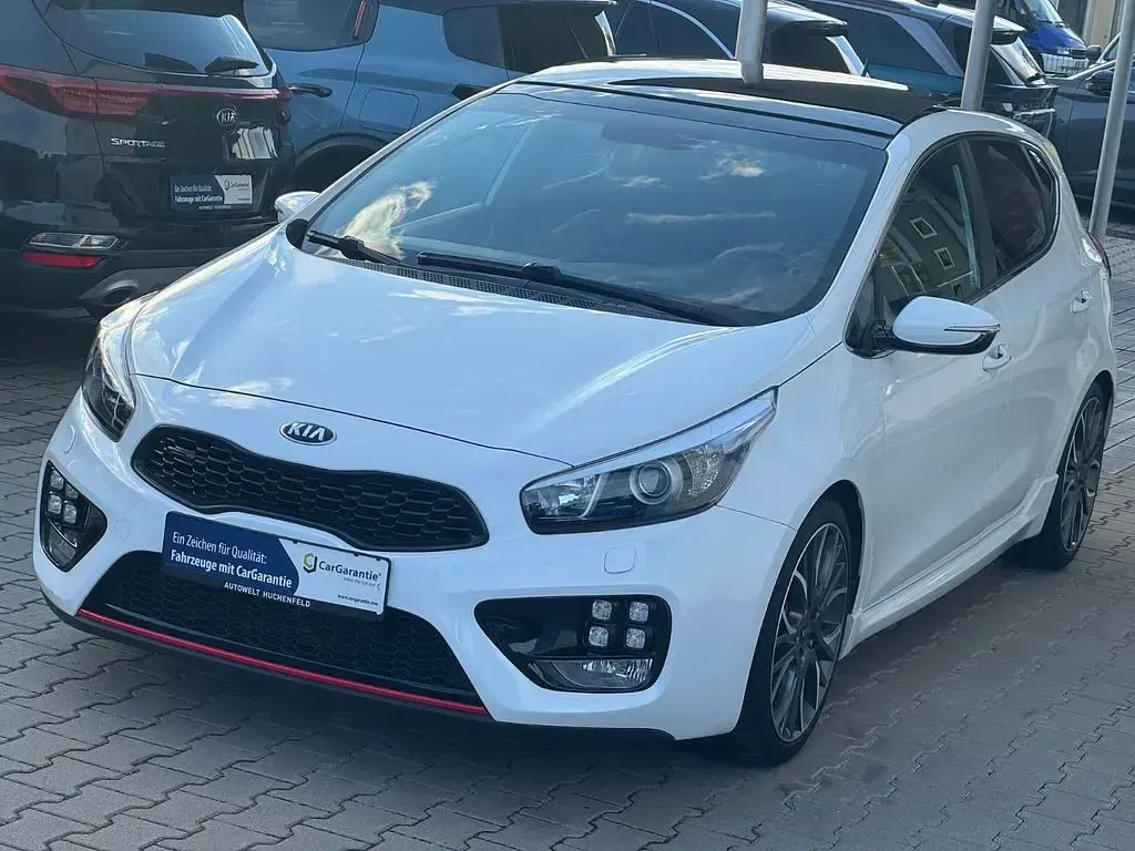 Gebraucht Kia Ceed GT GT-Challenge 204 PS (150 kW) 2015 Weiß Limousine
