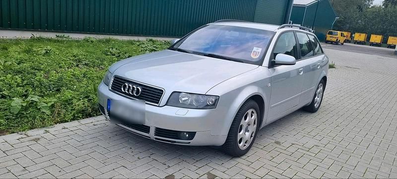 Silber Gebraucht 2004 Audi A4 Kombi | 2.000 € (Fairer Preis) - Bild 1/4