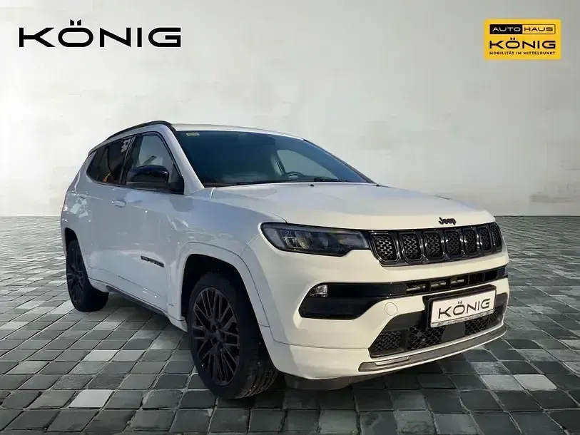 Usado Jeep Compass Altitude 131 HP (96 kW) 2023 Branco SUV