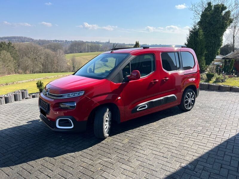 Rot Gebraucht 2019 Citroën Berlingo Shine Van / Kleinbus | 23.990 € (Guter Preis) - Bild 1/4