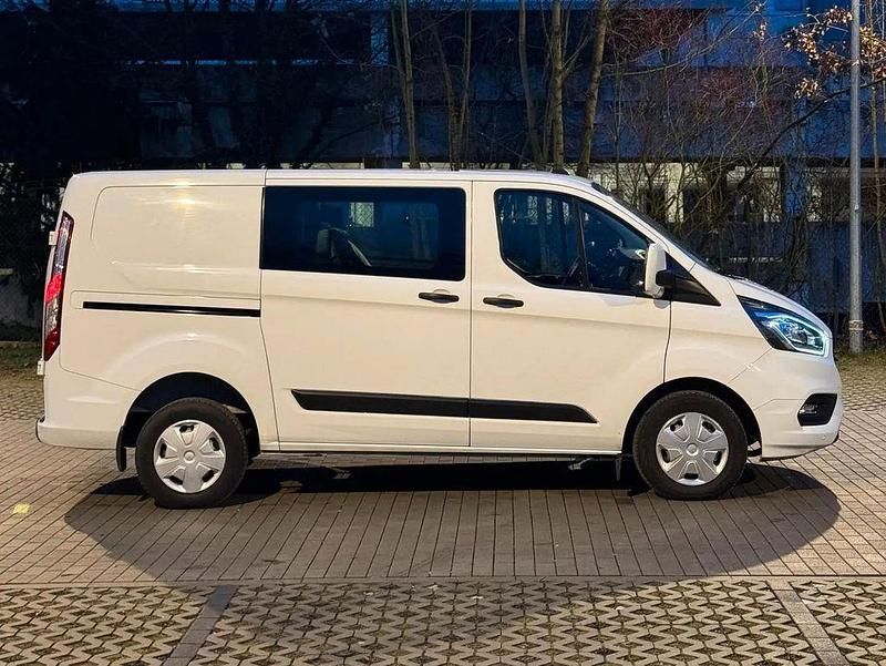 Gebraucht Ford Transit 131 PS (96 kW) 2022 Weiß Van / Kleinbus