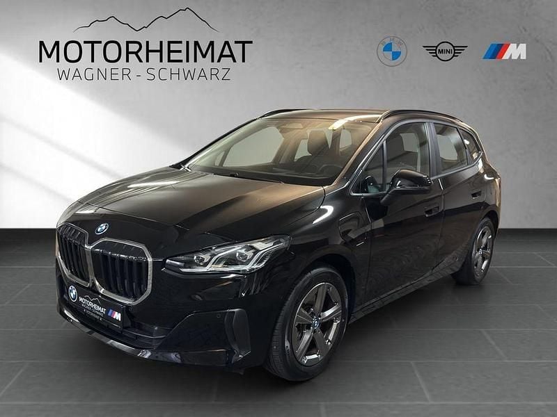 Schwarz uni Gebraucht 2024 BMW 230e Active Tourer Van / Kleinbus | 37.930 € (Fairer Preis) - Bild 1/3