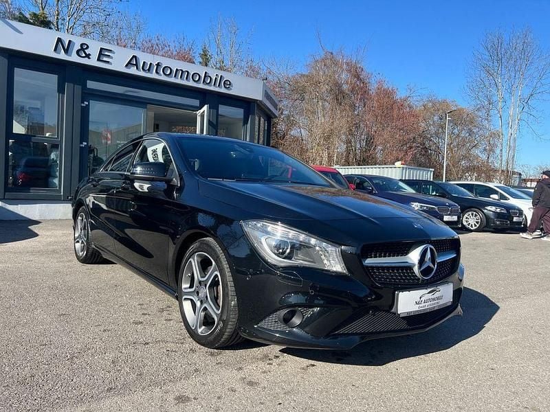 Gebraucht Mercedes CLA200 Urban 156 PS (114 kW) 2016 Schwarz Limousine