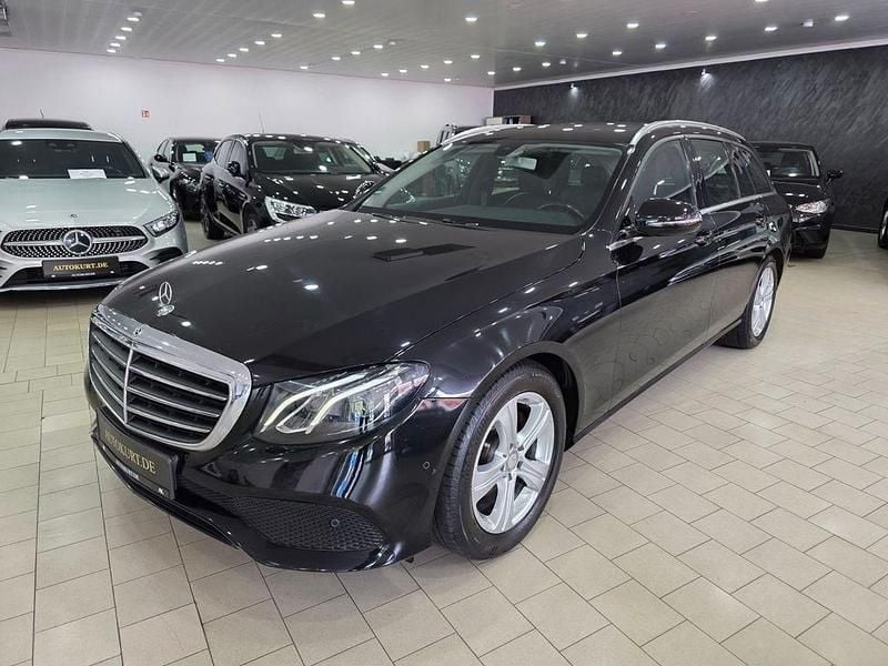 Gebraucht Mercedes E220 194 PS (142 kW) 2020 Schwarz Kombi