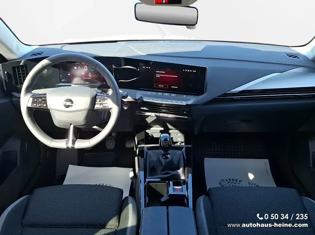 Gebraucht Opel Astra Business Edition 110 PS (80 kW) 2025 Schwarz Kleinwagen