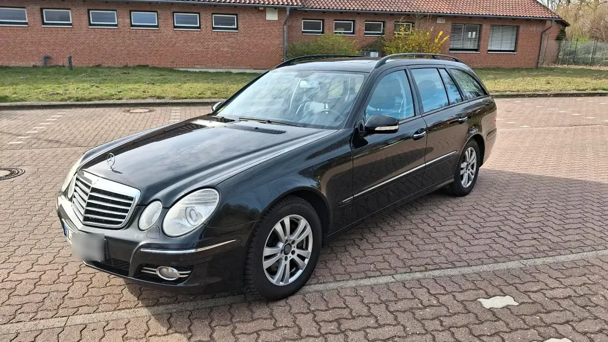 Gebraucht Mercedes E320 224 PS (164 kW) 2007 Schwarz Kombi